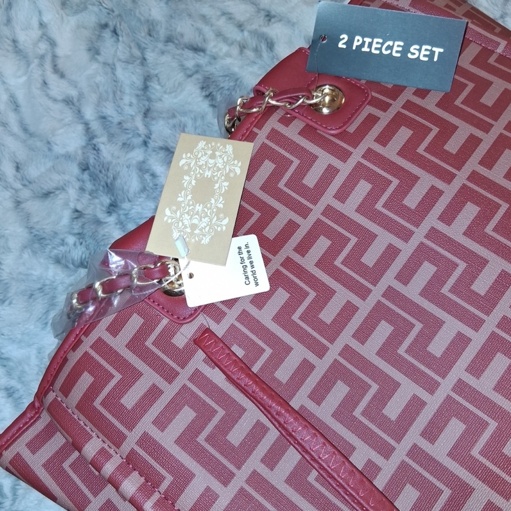 Stylish Red Patterned Tote Bag - Picture 16 of 16